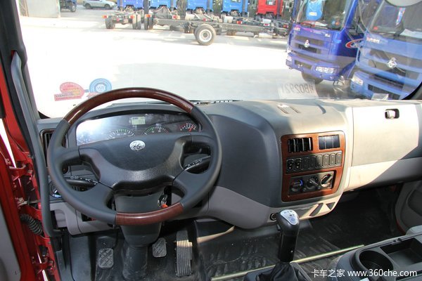 东风柳汽 乘龙中卡 160马力 4X2 厢式载货车(LZ5165XXYM3AA)驾驶室图（13/32）