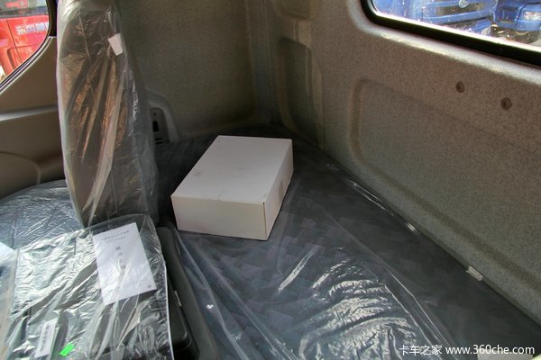 东风柳汽 乘龙中卡 160马力 4X2 厢式载货车底盘(LZ5162XXYM3AA)驾驶室图（19/26）
