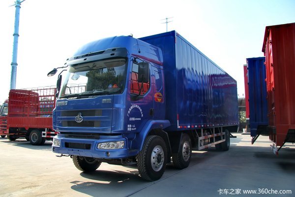 东风柳汽 乘龙中卡 220马力 6X2 厢式载货车(LZ5250XXYRCMA)外观图（6/35）
