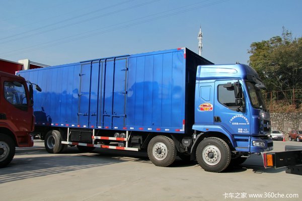 东风柳汽 乘龙中卡 220马力 6X2 厢式载货车(LZ5250XXYRCMA)外观图（5/35）