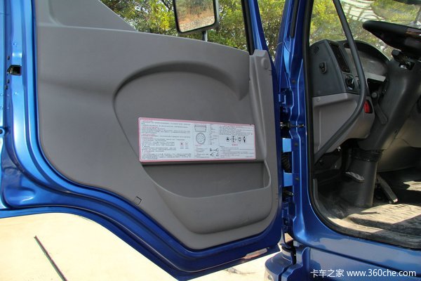 东风柳汽 乘龙中卡 220马力 6X2 厢式载货车(LZ5250XXYRCMA)驾驶室图（3/50）