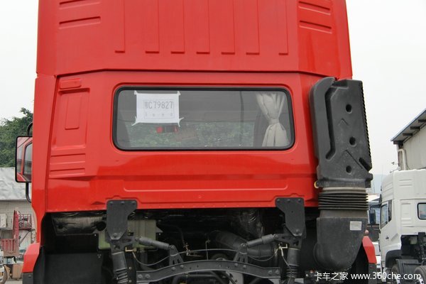 东风 天龙重卡 245马力 6X2 厢式载货车底盘(DFL5253XXYAX1B)外观图（48/71）