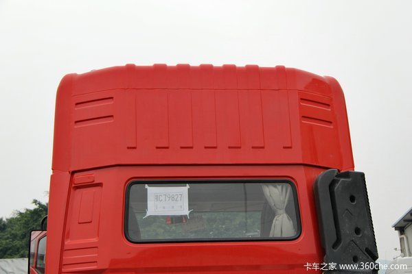 东风 天龙重卡 245马力 6X2 厢式载货车底盘(DFL5253XXYAX1B)外观图（47/71）
