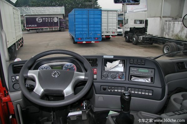 东风 天龙重卡 245马力 6X2 厢式载货车底盘(DFL5253XXYAX1B)驾驶室图（28/67）
