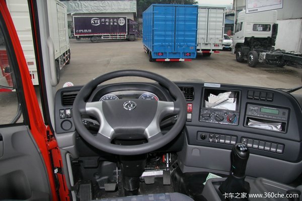 东风 天龙重卡 245马力 6X2 厢式载货车底盘(DFL5253XXYAX1B)驾驶室图（13/67）