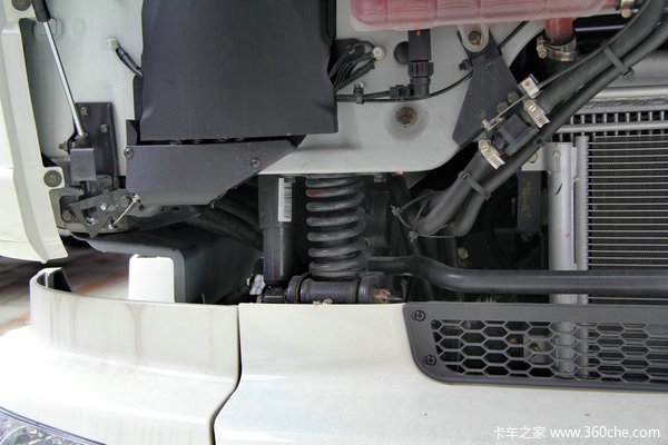 东风柳汽 霸龙重卡 245马力 6X2 排半厢式载货车(LZ5200XXYM5CA)外观图（46/51）