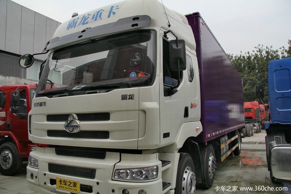 东风柳汽 霸龙重卡 245马力 6X2 排半厢式载货车(LZ5200XXYM5CA)外观图（24/51）