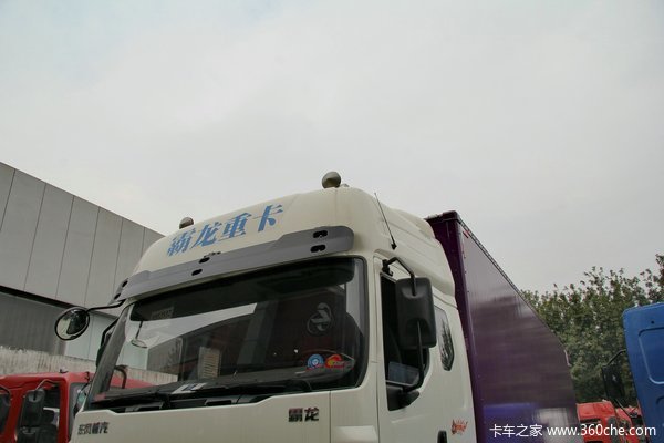 东风柳汽 霸龙重卡 245马力 6X2 排半厢式载货车(LZ5200XXYM5CA)外观图（22/51）