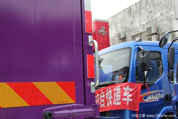 东风柳汽 霸龙重卡 245马力 6X2 排半厢式载货车(LZ5200XXYM5CA)上装图（11/21）
