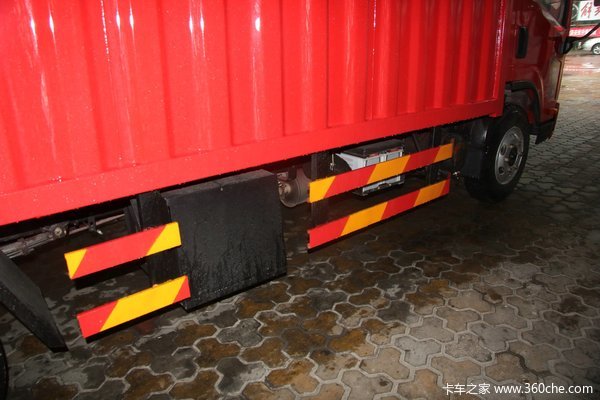 青岛解放 J6F 150马力 4X2 5.21米单排厢式载货车(CA5086XXYP40K2L3E4A84-3)底盘图（25/30）