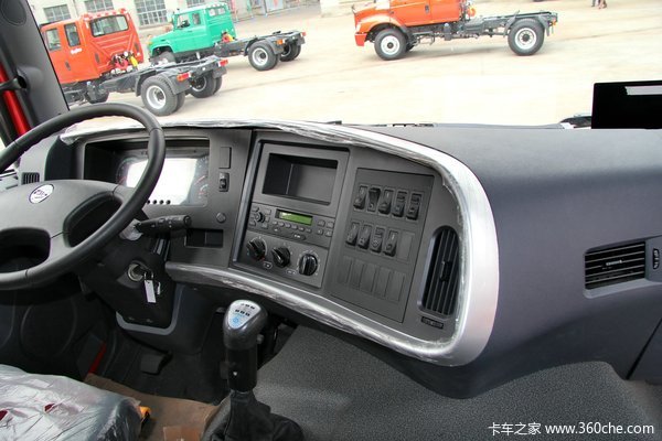 柳特 金大陆重卡 350马力 8X4 自卸车(LZT3310P31K2E4T4A93)驾驶室图（29/50）