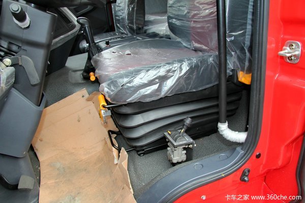 柳特 金大陆重卡 350马力 8X4 自卸车(LZT3310P31K2E4T4A93)驾驶室图（6/50）