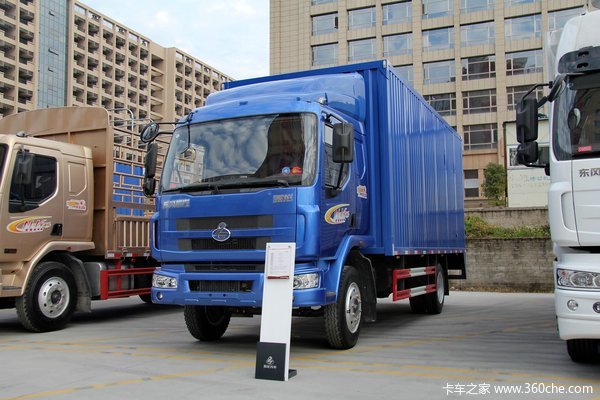 东风柳汽 乘龙中卡 140马力 4X2 厢式载货车(LZ5121XXYRAPA)