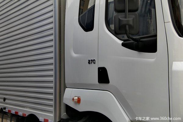 东风柳汽 霸龙重卡 270马力 6X2 排半厢式载货车(LZ5200XXYM5CA)外观图（33/42）