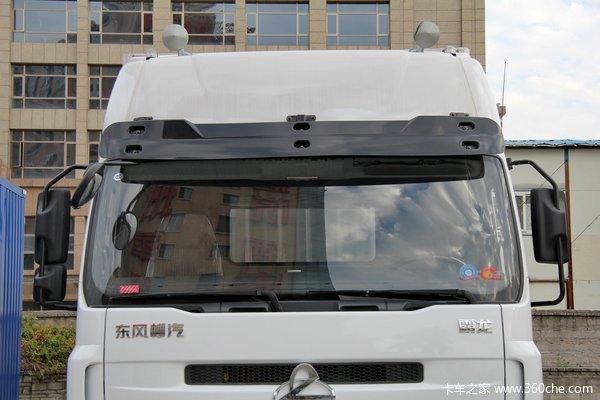 东风柳汽 霸龙重卡 270马力 6X2 排半厢式载货车(LZ5200XXYM5CA)外观图（10/42）
