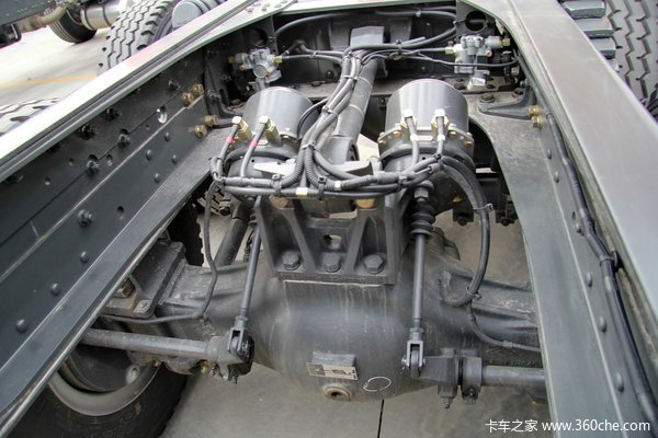 东风柳汽 霸龙重卡 385马力 8X4 排半仓栅载货车底盘(LZ5312CCYM5FA)底盘图（40/62）