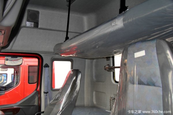 东风柳汽 霸龙重卡 315马力 8X4 排半厢式载货车底盘(LZ5311XXYQELA)驾驶室图（20/21）