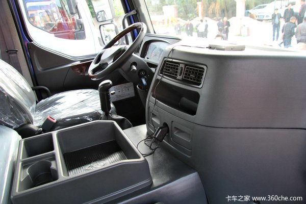 东风柳汽 霸龙重卡 320马力 8X4 排半仓栅载货车底盘(LZ5311CCYM5FA)驾驶室图（22/23）