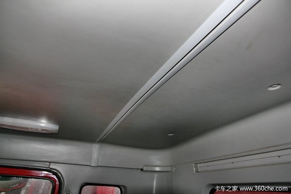 华菱 汉马重卡 160马力 4X2 单排厢式载货车(HN5160XXYC16C8M4)驾驶室图（40/45）