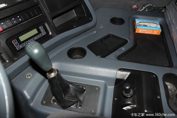 华菱 汉马重卡 345马力 6X4 自卸车(新型渣土车)(HN3251B34C9M4)驾驶室图（25/37）