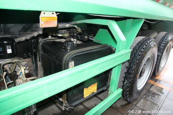 华菱 汉马重卡 345马力 6X4 自卸车(新型渣土车)(HN3251B34C9M4)底盘图（26/75）