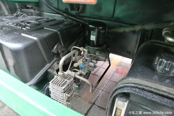 华菱 汉马重卡 345马力 6X4 自卸车(新型渣土车)(HN3251B34C9M4)底盘图（24/75）