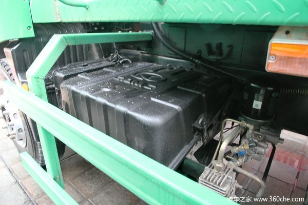 华菱 汉马重卡 345马力 6X4 自卸车(新型渣土车)(HN3251B34C9M4)底盘图（23/75）