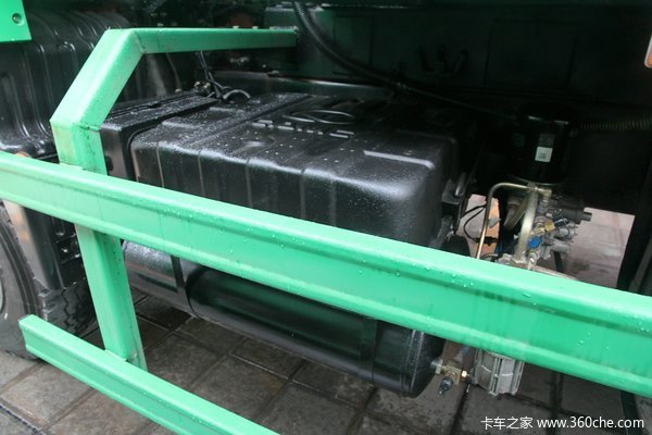 华菱 汉马重卡 345马力 6X4 自卸车(新型渣土车)(HN3251B34C9M4)底盘图（22/75）