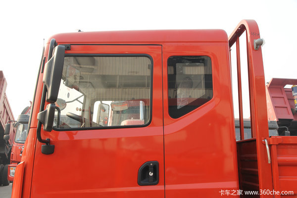 东风多利卡D9 160马力 4x2 6.8米栏板载货车(DFA1161L10D7)(东风康明斯)外观图（33/53）