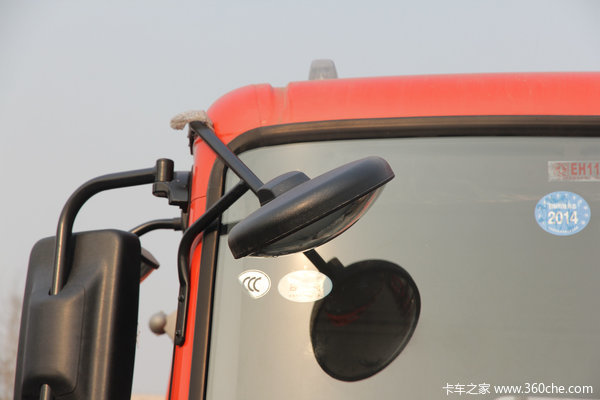 东风多利卡D9 160马力 4x2 6.8米栏板载货车(DFA1161L10D7)(东风康明斯)外观图（19/53）