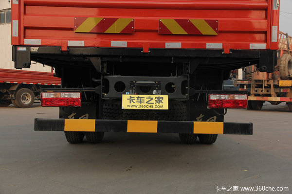 东风多利卡D9 160马力 4x2 6.8米栏板载货车(DFA1161L10D7)(东风康明斯)外观图（7/53）
