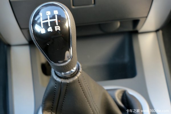福田 拓陆者E 精英版 2.8L柴油 95马力 双排皮卡驾驶室图（13/26）