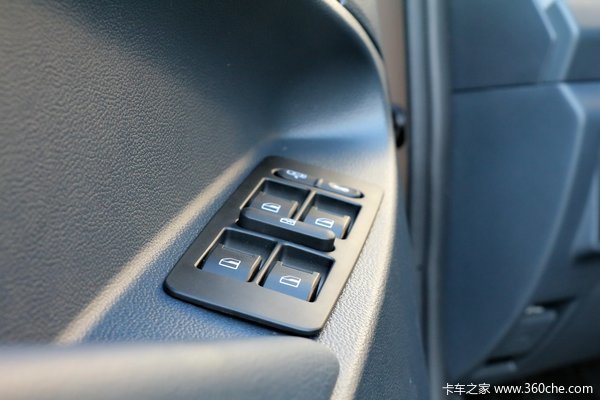 福田 拓陆者E 舒适版 2.8L柴油 95马力 双排皮卡驾驶室图（3/26）
