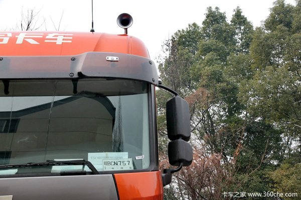 联合卡车U260 260马力 6X2 LNG厢式载货车(SQR5252XXYN5T2)外观图（13/34）