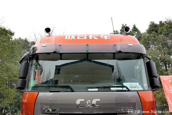 联合卡车U260 260马力 6X2 LNG厢式载货车(SQR5252XXYN5T2)外观图（8/34）