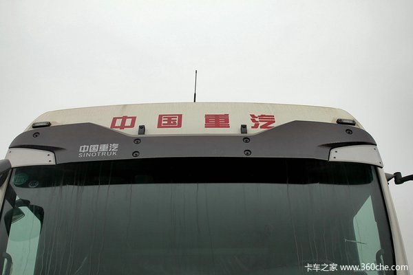 中国重汽 HOWO T5G重卡 340马力 8X4 载货车底盘(ZZ1317N466GD1)外观图（9/27）