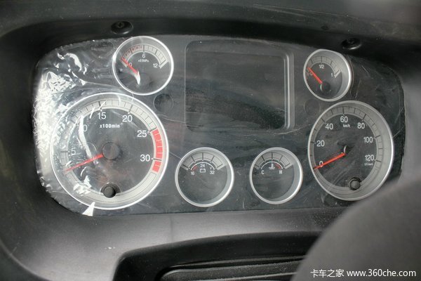 中国重汽 HOWO T5G重卡 340马力 8X4 载货车底盘(ZZ1317N466GD1)驾驶室图（14/53）