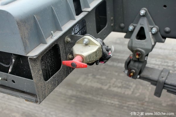 中国重汽 HOWO T5G重卡 340马力 8X4 载货车底盘(ZZ1317N466GD1)底盘图（29/34）