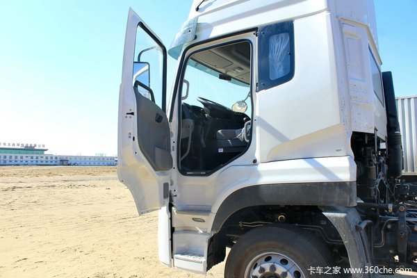东风 天龙重卡 245马力 6X2 厢式载货车底盘(DFL5253XXYAX1B)驾驶室图
