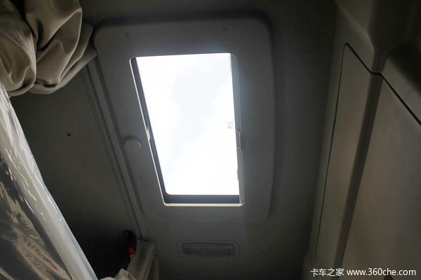 东风 天龙重卡 315马力 8X4 载货车(DFL1311A10)驾驶室图（49/59）