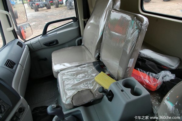东风 天锦中卡 160马力 4X2 厢式载货车底盘(DFL5140XXYBX2A)驾驶室图（30/61）