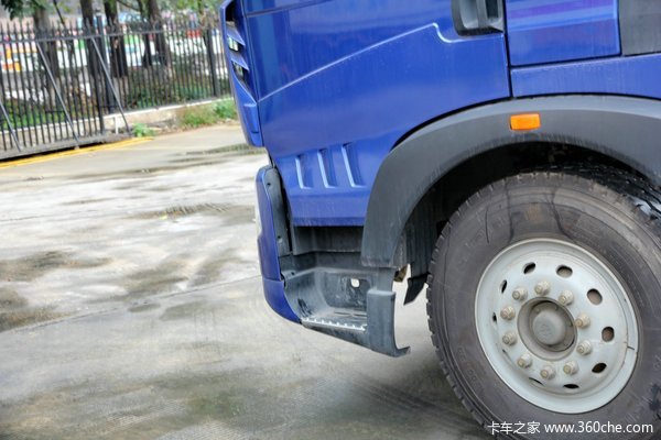 中国重汽 HOWO T5G重卡 180马力 4X2 排半厢式载货车底盘(ZZ1167H501GD1)外观图（51/65）