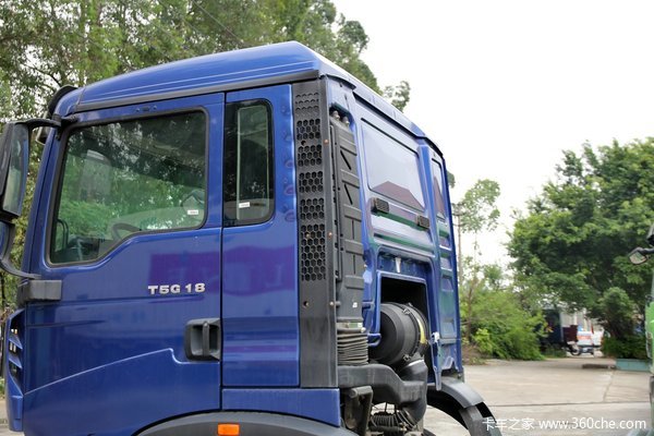 中国重汽 HOWO T5G重卡 180马力 4X2 排半厢式载货车底盘(ZZ1167H501GD1)外观图（49/65）
