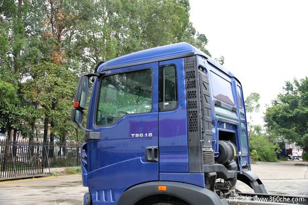 中国重汽 HOWO T5G重卡 180马力 4X2 排半厢式载货车底盘(ZZ1167H501GD1)外观图（47/65）