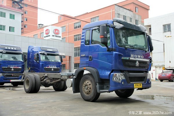 中国重汽 HOWO T5G重卡 180马力 4X2 排半厢式载货车底盘(ZZ1167H501GD1)外观图（19/65）