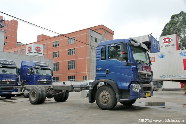 中国重汽 HOWO T5G重卡 180马力 4X2 排半厢式载货车底盘(ZZ1167H501GD1)外观图（18/65）