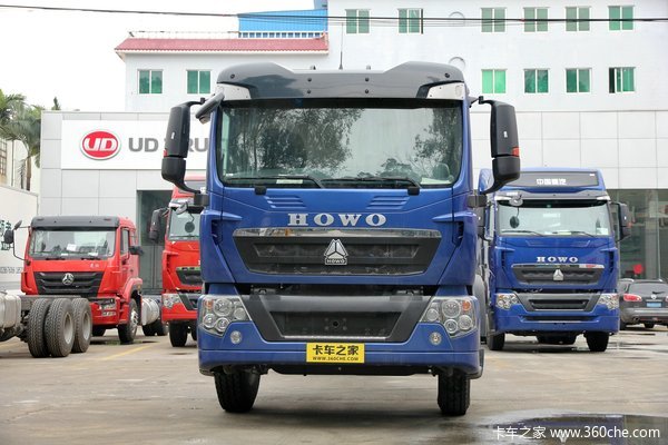 中国重汽 HOWO T5G重卡 180马力 4X2 排半厢式载货车底盘(ZZ1167H501GD1)外观图（2/65）