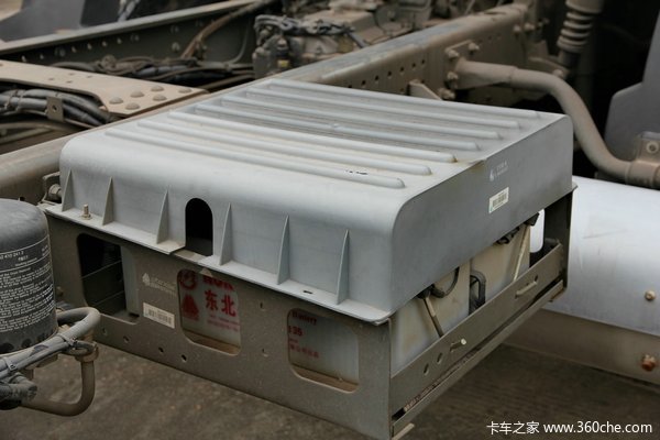 中国重汽 HOWO T5G重卡 180马力 4X2 排半厢式载货车底盘(ZZ1167H501GD1)底盘图（42/48）
