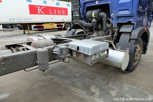 中国重汽 HOWO T5G重卡 180马力 4X2 排半厢式载货车底盘(ZZ1167H501GD1)底盘图（39/48）