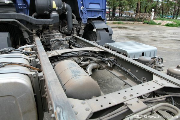 中国重汽 HOWO T5G重卡 180马力 4X2 排半厢式载货车底盘(ZZ1167H501GD1)底盘图（21/48）